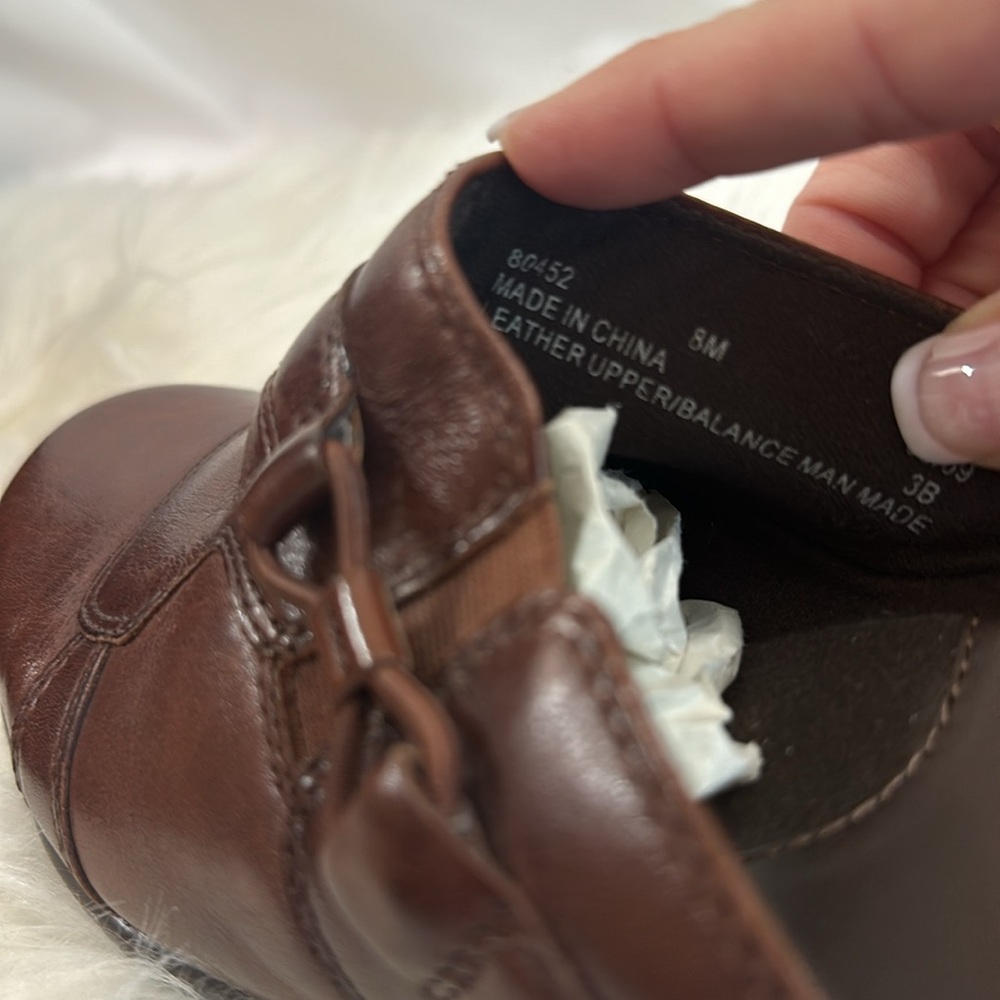 Clarks - Picture 10 of 11